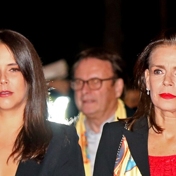 Pauline Ducruet était particulièrement sexy, très décolletée, aux côtés de sa mère la princesse Stéphanie de Monaco et sa soeur Camille Gottlieb lors de la représentation du 20 janvier 2018 au 42e Festival International du Cirque de Monte-Carlo, sous le chapiteau de Fontvieille. © Jean-Charles Vinaj/Pool Monaco/Bestimage