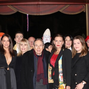 Pauline Ducruet était particulièrement sexy, très décolletée, aux côtés de sa mère la princesse Stéphanie de Monaco et sa soeur Camille Gottlieb lors de la représentation du 20 janvier 2018 au 42e Festival International du Cirque de Monte-Carlo, sous le chapiteau de Fontvieille. © Jean-Charles Vinaj/Pool Monaco/Bestimage