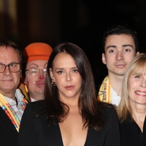 Pauline Ducruet était particulièrement sexy, très décolletée, aux côtés de sa mère la princesse Stéphanie de Monaco et sa soeur Camille Gottlieb lors de la représentation du 20 janvier 2018 au 42e Festival International du Cirque de Monte-Carlo, sous le chapiteau de Fontvieille. © Jean-Charles Vinaj/Pool Monaco/Bestimage