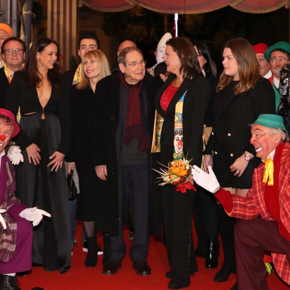 Pauline Ducruet était particulièrement sexy, très décolletée, aux côtés de sa mère la princesse Stéphanie de Monaco et sa soeur Camille Gottlieb lors de la représentation du 20 janvier 2018 au 42e Festival International du Cirque de Monte-Carlo, sous le chapiteau de Fontvieille. © Jean-Charles Vinaj/Pool Monaco/Bestimage
