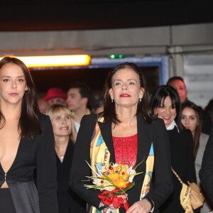 Pauline Ducruet était particulièrement sexy, très décolletée, aux côtés de sa mère la princesse Stéphanie de Monaco et sa soeur Camille Gottlieb lors de la représentation du 20 janvier 2018 au 42e Festival International du Cirque de Monte-Carlo, sous le chapiteau de Fontvieille. © Jean-Charles Vinaj/Pool Monaco/Bestimage