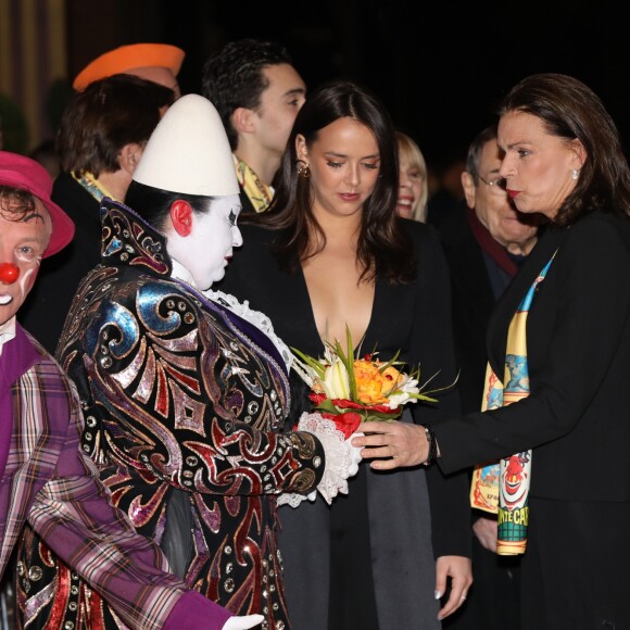 Pauline Ducruet était particulièrement sexy, très décolletée, aux côtés de sa mère la princesse Stéphanie de Monaco et sa soeur Camille Gottlieb lors de la représentation du 20 janvier 2018 au 42e Festival International du Cirque de Monte-Carlo, sous le chapiteau de Fontvieille. © Jean-Charles Vinaj/Pool Monaco/Bestimage