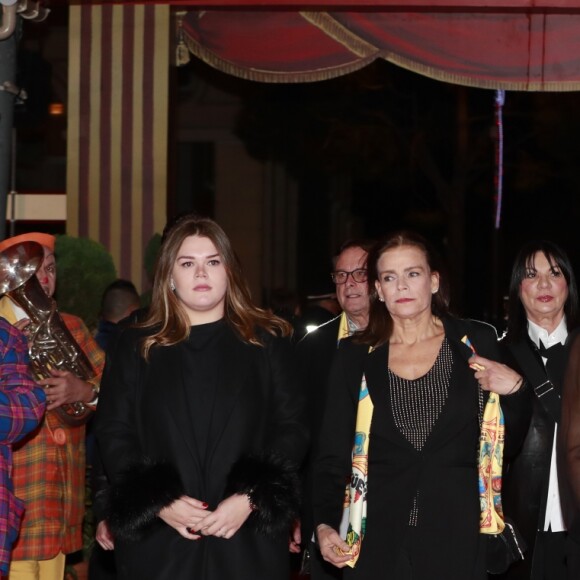 La princesse Stéphanie de Monaco était accompagnée de ses deux filles, Pauline Ducruet et Camille Gottlieb, le 19 janvier 2018 pour le 2e jour du 42e Festival International du Cirque de Monte-Carlo. © Jean-Charles Vinaj/Pool Monaco/Bestimage