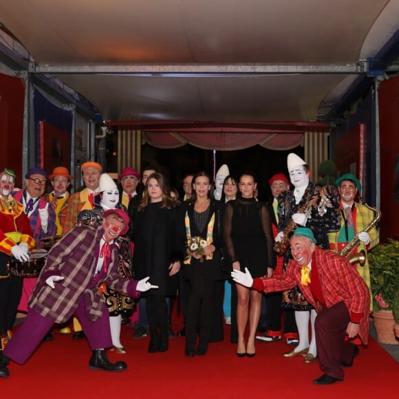 La princesse Stéphanie de Monaco était accompagnée de ses deux filles, Pauline Ducruet et Camille Gottlieb, le 19 janvier 2018 pour le 2e jour du 42e Festival International du Cirque de Monte-Carlo. © Jean-Charles Vinaj/Pool Monaco/Bestimage