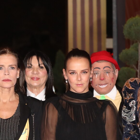 La princesse Stéphanie de Monaco était accompagnée de ses deux filles, Pauline Ducruet et Camille Gottlieb, le 19 janvier 2018 pour le 2e jour du 42e Festival International du Cirque de Monte-Carlo. © Jean-Charles Vinaj/Pool Monaco/Bestimage