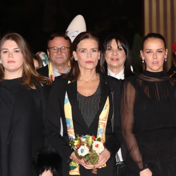 La princesse Stéphanie de Monaco était accompagnée de ses deux filles, Pauline Ducruet et Camille Gottlieb, le 19 janvier 2018 pour le 2e jour du 42e Festival International du Cirque de Monte-Carlo. © Jean-Charles Vinaj/Pool Monaco/Bestimage