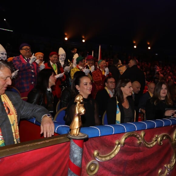 La princesse Stéphanie de Monaco était accompagnée de ses deux filles, Pauline Ducruet et Camille Gottlieb, le 19 janvier 2018 pour le 2e jour du 42e Festival International du Cirque de Monte-Carlo. © Jean-Charles Vinaj/Pool Monaco/Bestimage