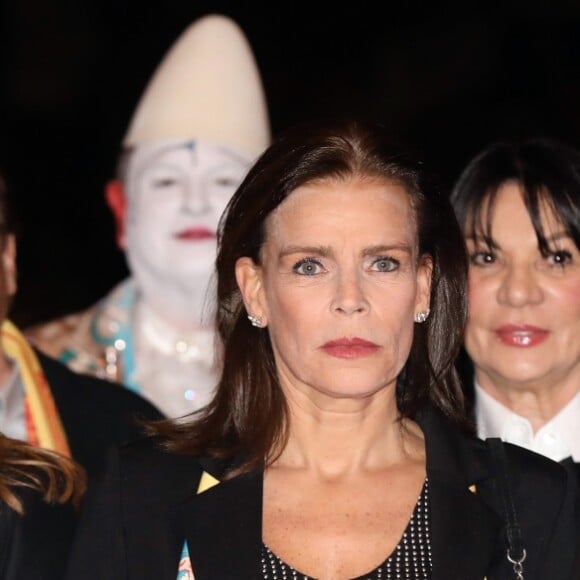 La princesse Stéphanie de Monaco était accompagnée de ses deux filles, Pauline Ducruet et Camille Gottlieb, le 19 janvier 2018 pour le 2e jour du 42e Festival International du Cirque de Monte-Carlo. © Jean-Charles Vinaj/Pool Monaco/Bestimage