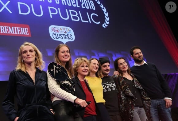 L'équipe du film Larguées d'Eloïse Lang a été récompensée durant le Festival du film de comédie de l'Alpe d'Huez le 20 janvier 2018 : prix du public et prix d'interprétation (Camille Cottin)