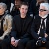 Maria Grazia Chiuri, Robert Pattinson et Karl Lagerfeld au défilé de mode Dior Homme automne-hiver 2018-2019 au Grand Palais à Paris, le 20 janvier 2018. © Olivier Borde/Bestimage