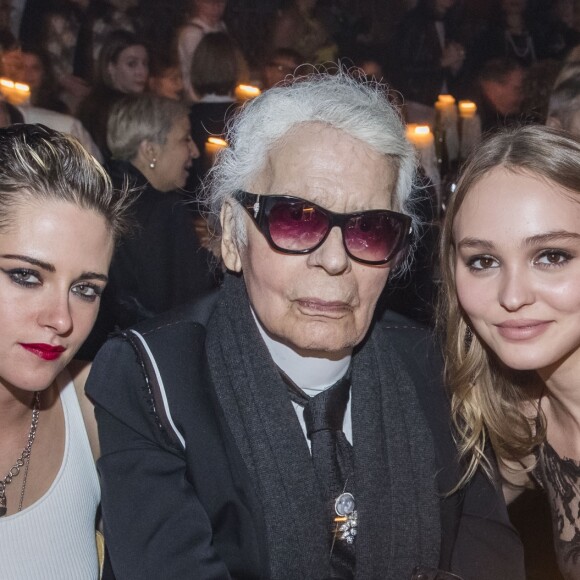 Kristen Stewart, Karl Lagerfeld, Lily-Rose Depp - Dîner du défilé Collection Métiers d'Art Chanel à la Philharmonie de l'Elbe à Hambourg en Allemagne le 6 décembre 2017. © Olivier Borde/Bestimage