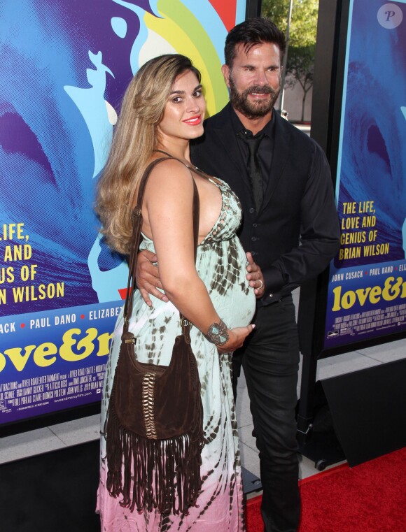 Lorenzo Lamas et sa femme Shawna Craig enceinte à la première de "Love & Mercy" au théâtre " Samuel Goldwyn" à Beverly Hills, le 2 juin 2015