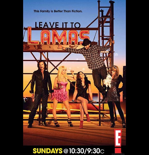 Lorenzo Lamas, son ex-femme Michele Smith et leurs enfants Shayne et A. J. pour le programme de télé-réalité "Leave It to Lamas" en 2009.