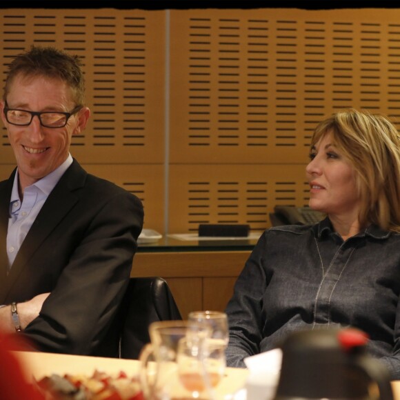 Exclusif - Patrick Dils, Mathilde Seigner, Yves Rénier - Conférence de presse de la présentation "Je voulais juste rentrer chez moi », le film d' Y. Rénier avec M. Seigner consacré à l' affaire P. Dils, diffusé sur France 2 le 24 janvier prochain. Paris, France Télévisions, le 21 décembre 2017. © Alain Guizard/Bestimage21/12/2017 - Paris