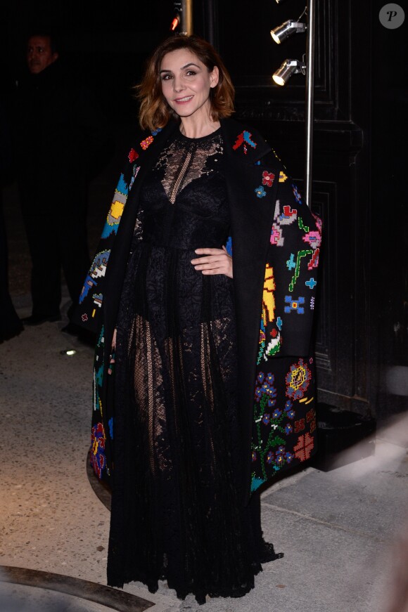 Clotilde Courau au défilé de mode « Valentino », collection Haute-Couture printemps-été 2018, à Paris. Le 24 janvier 2018
