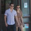 Bella Thorne se balade avec son ex compagnon Gregg Sulkin dans les rues de Studio City, le 5 juin 2017