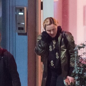 Exclusif - Madonna quitte un studio d'enregistrement à Londres le 17 janvier 2018.