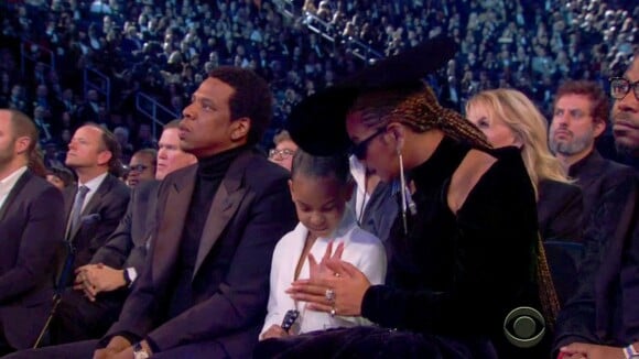 Blue Ivy, 6 ans et précieuse, recadre ses parents Jay-Z et Beyoncé aux Grammys