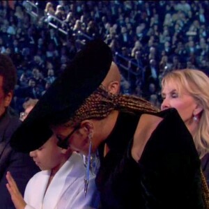Jay-Z et Beyoncé accompagnés de leur fille Blue Ivy à la 60e édition des Grammy Awards le 28 janvier 2018 au Madison Square Garden à New York. Au cours de la soirée, la fillette de 6 ans s'est agacée des applaudissements de ses parents.