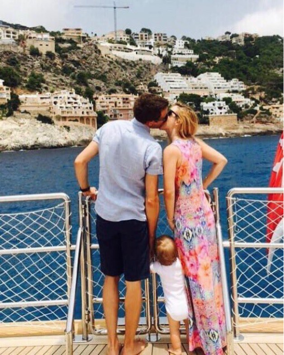 Sébastien Ogier et sa femme Andrea Kaiser avec leur fils Tim en vacances en juillet 2017, photo Instagram.