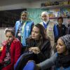L'ambassadrice de bonne volonté du Haut commissariat de l'ONU pour les réfugiés (HCR) Angelina Jolie visite le camp de réfugiés syriens de Zaatari en Jordanie le 28 janvier 2018. Angelina était accompagnée de ses filles Shiloh et Zahara.