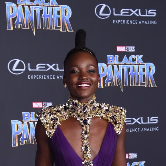 Lupita Nyong'o, habillée d'une robe Atelier Versace - Avant-première de 'Black Panther' à Hollywood, le 29 janvier 2018 © Chris Delmas/Bestimage