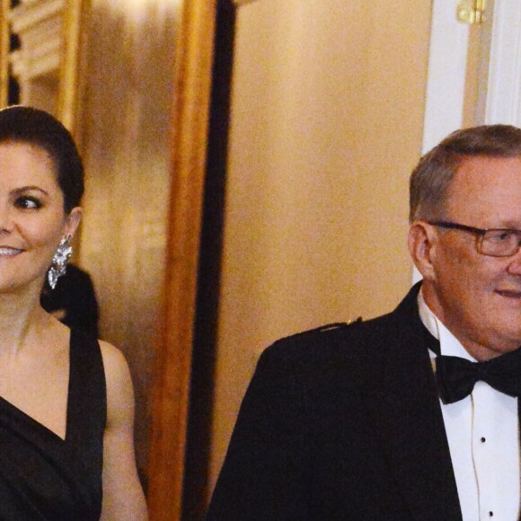 La princesse Victoria de Suède lors d'un dîner officiel à la résidence de l'ambassadeur de Grande-Bretagne à Stockholm le 30 janvier 2018 à l'occasion de la visite officielle du prince William et de la duchesse Catherine de Cambridge.