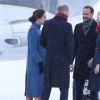 La duchesse Catherine de Cambridge, enceinte, et le prince William ont atterri à Oslo le 1er février 2018 pour la suite de leur visite officielle en Scandinavie, accueillis par le prince héritier Haakon et la princesse Mette-Marit de Norvège.