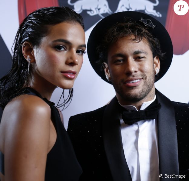 Neymar Jr et sa compagne Bruna Marquezine - Anniversaire du joueur de football du Paris Saint-Germain (PSG), le brésilien Neymar Jr qui fête ses 26 ans au Pavillon Cambon (1er arrondissement) à Paris, France, le 4 février 2018.