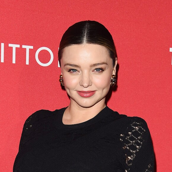 Miranda Kerr au vernissage de l'exposition 'Jasper Johns: Something Resembling Truth', en association avec Louis Vuitton, au musée The Broad. Los Angeles, le 8 février 2018.
