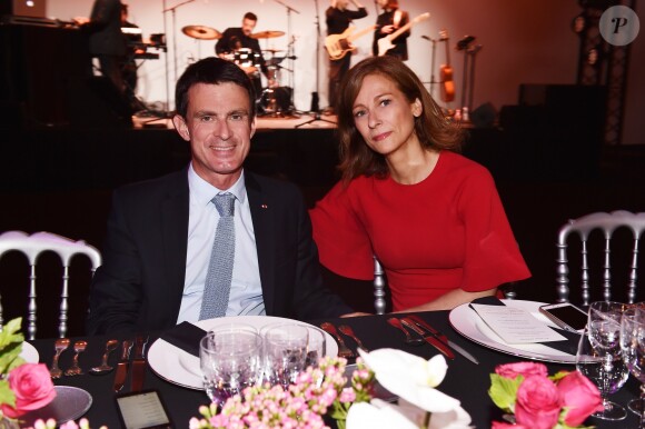 Exclusif - Manuel Valls et sa femme Anne Gravoin - B. Patou fête ses 40ans à l'hôtel particulier Salomon de Rothschild à Paris, France, le 22 juin 2017. © Rachid Bellak/Bestimage