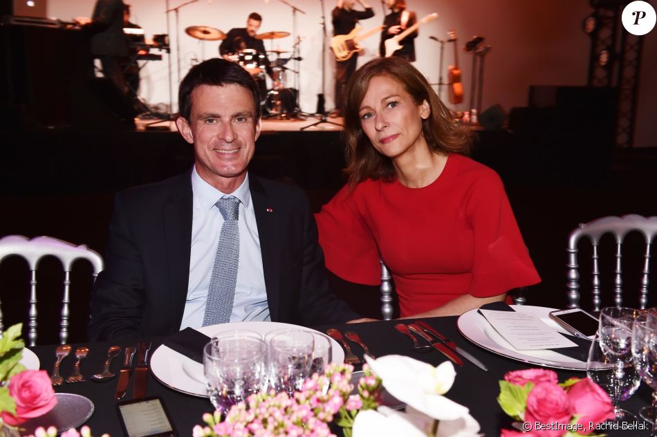Exclusif - Manuel Valls et sa femme Anne Gravoin - B. Patou fête ses 40ans à l&#039;hôtel particulier Salomon de Rothschild à Paris, France, le 22 juin 2017. © Rachid Bellak/Bestimage