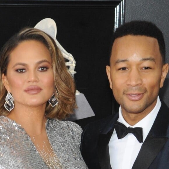 Chrissy Teigen enceinte et son mari John Legend aux 60e Grammy Awards au Madison Square Garden à New York, le 28 janvier 2018.