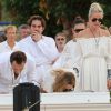 Laeticia Hallyday, David Hallyday, Laura Smet et Sebastien Farran lors des obsèques de Johnny Hallyday au cimetière de Lorient à Saint-Barthélemy, le 11 décembre 2017.