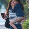 Jennifer Garner réconforte sa fille Seraphina à la sortie d'un rendez-vous chez le médecin à Brentwood, le 13 février 2018