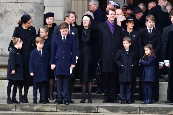 La princesse Mary, ses enfants, la princesse Josephine, le prince Vincent, la princesse Isabella, la princesse Benedikte, le prince Christian, le prince Frederik, la reine Margrethe II, le prince Joachim, la princesse Marie, le prince Felix, le prince Henrik, le prince Felix, la princesse Athena - La famille royale de Danemark à la sortie des obsèques du prince Henrik de Danemark en l'église du château de Christianborg à Copenhague. Le 20 février 2018 20/02/2018 - Copenhague