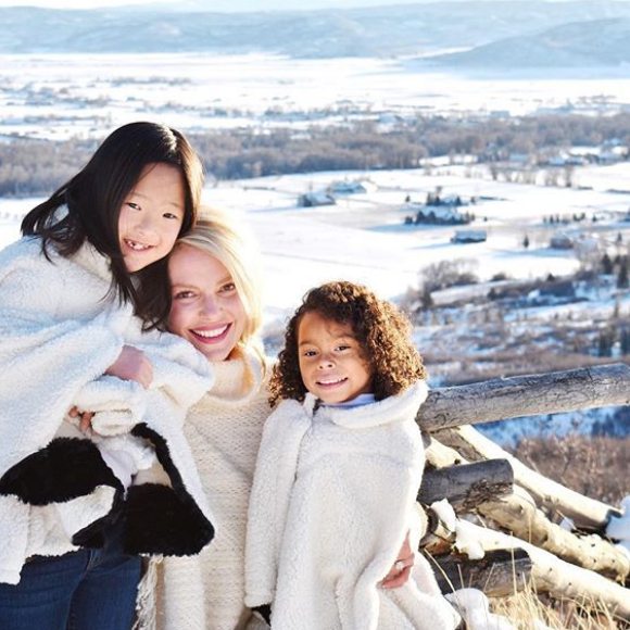 Katherine Heigl et ses filles Nancy et Adalaide sur une photo publiée sur Instagram. Janvier 2018.