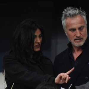 David Ginola et sa compagne Maeva Denat - People au match de football entre l'Olympique de Marseille et le Paris-Saint-Germain au stade vélodrome à Marseille le 26 février 2017.