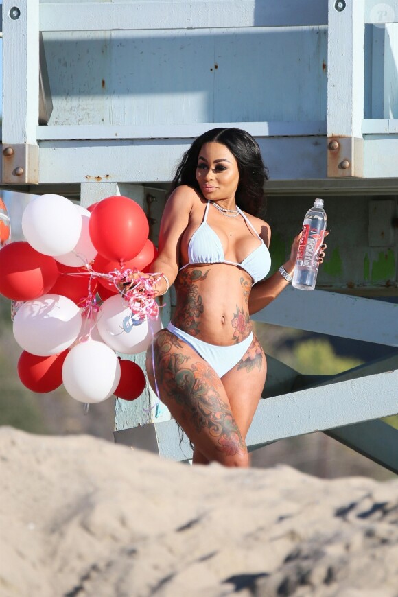Exclusif - Blac Chyna en pleine séance photo pour 138 water à Malibu, le 14 février 2018