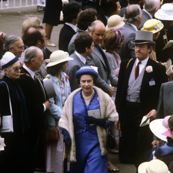 La reine Elizabeth II en juin 1981 au Royal Ascot.