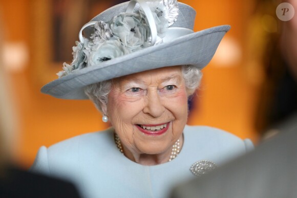 La reine Elizabeth II d'Angleterre assiste à la commémoration des 500 ans de la charte de fondation du Royal College of Physicians à Londres le 20 février 2018.