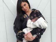 Kylie Jenner s'affiche en petite culotte et prend la pose avec sa fille Stormi