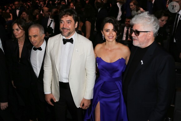 Pedro Almodovar, Javier Bardem, Penelope Cruz lors de la 43ème cérémonie des Cesar à la salle Pleyel à Paris, le 2 mars 2018.