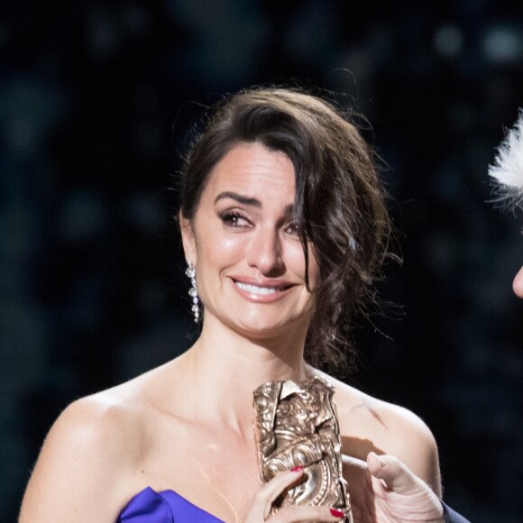 Penélope Cruz (Cesar d'honneur), Pedro Almodovar, Marion Cotillard - 43e cérémonie des Cesar à la salle Pleyel à Paris, le 2 mars 2018. © Dominique Jacovides - Olivier Borde / Bestimage