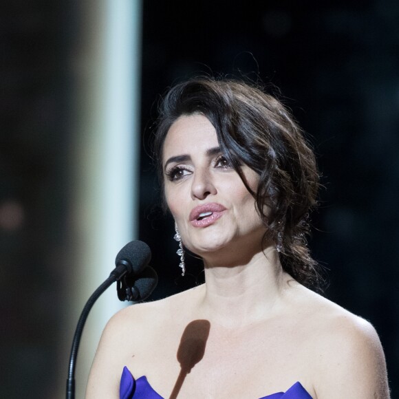 Penélope Cruz (Cesar d'honneur) - 43e cérémonie des Cesar à la salle Pleyel à Paris, le 2 mars 2018. © Dominique Jacovides - Olivier Borde / Bestimage