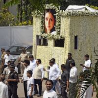 Sridevi noyée à 54 ans, un meurtre ? Rumeurs et récit de ses derniers instants