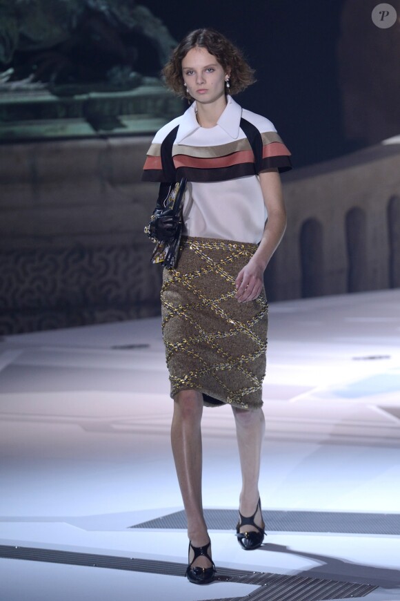 Défilé Louis Vuitton collection automne-hiver 2018/2019 au Musée du Louvre. Paris, le 6 mars 2018.