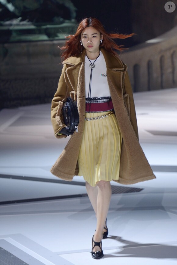 Défilé Louis Vuitton collection automne-hiver 2018/2019 au Musée du Louvre. Paris, le 6 mars 2018.