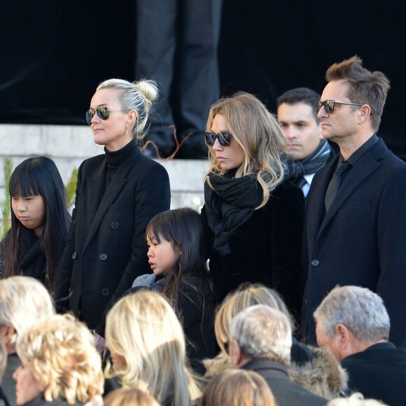 Brigitte Macron, David Hallyday, Laura Smet, Laeticia Hallyday, ses filles Jade et Joy devant l'église de la Madeleine pour les obsèques de Johnny Hallyday à Paris, France, le 9 décembre 2017. © Veeren/Bestimage