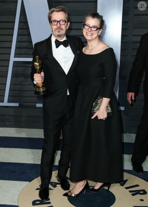 Gary Oldman et sa femme Gisele Schmidt à la soirée Vanity Fair Oscar au Wallis Annenberg Center à Beverly Hills, le 4 mars 2018